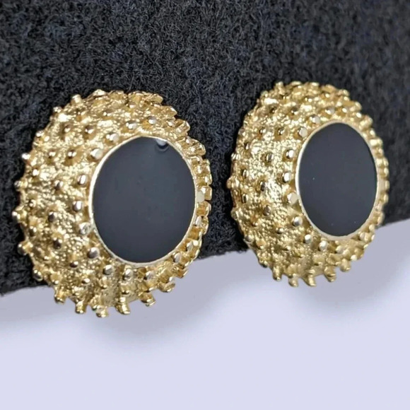 (2/$20) Vintage Gold Tone Bumpy Studs - Picture 5 of 6
